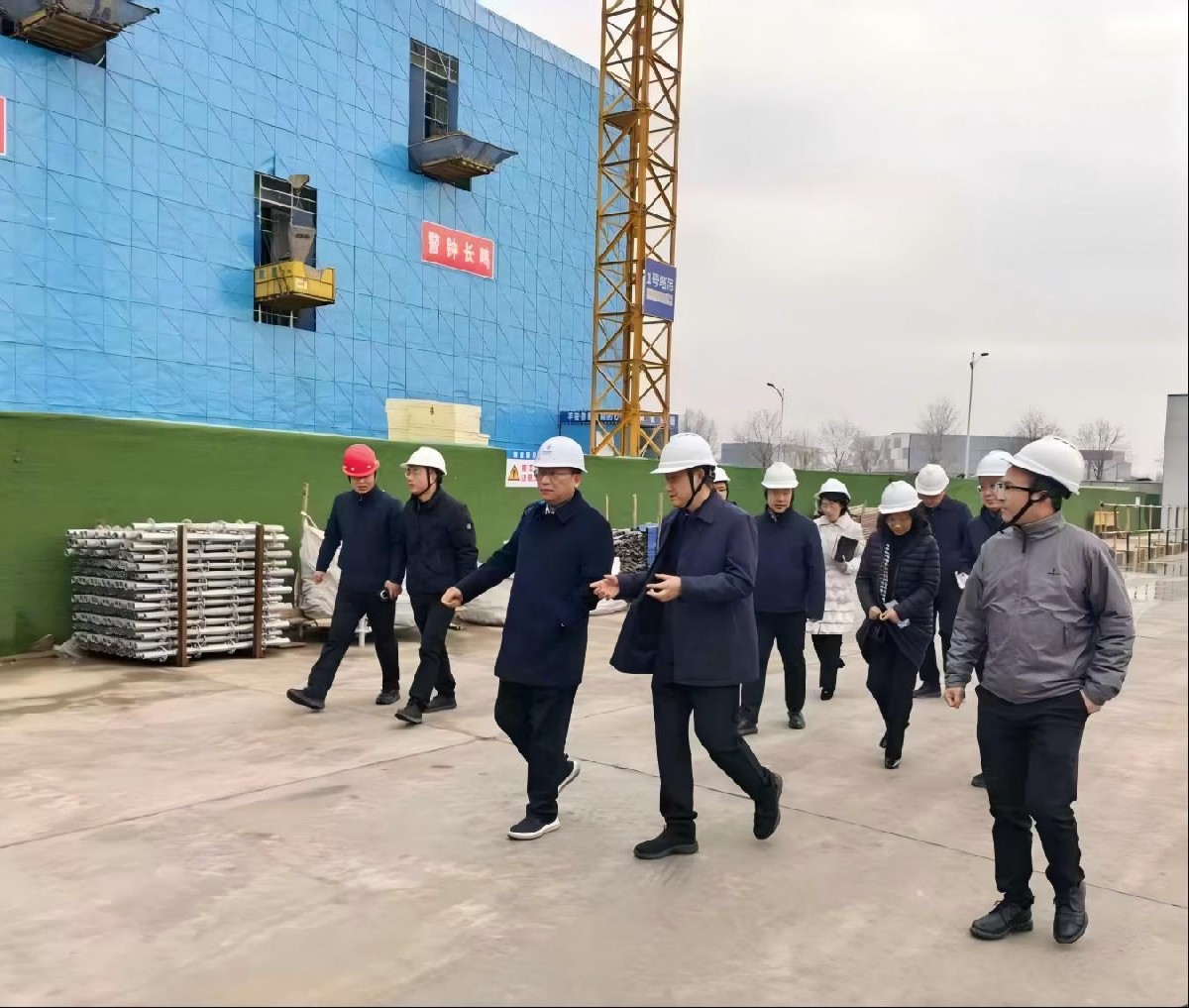 淮安工業(yè)園區(qū)黨工委書記崔步銀調(diào)研公司在建項(xiàng)目